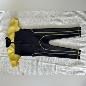 Baby GAP 2t-3t Black and Yellow Zip-Up Surf Wetsuit rashguard UVPF40